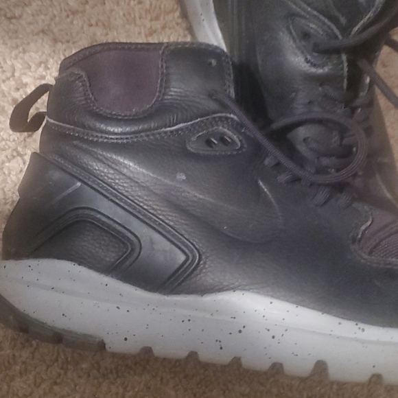 Nike Boots - Picture 3 of 6